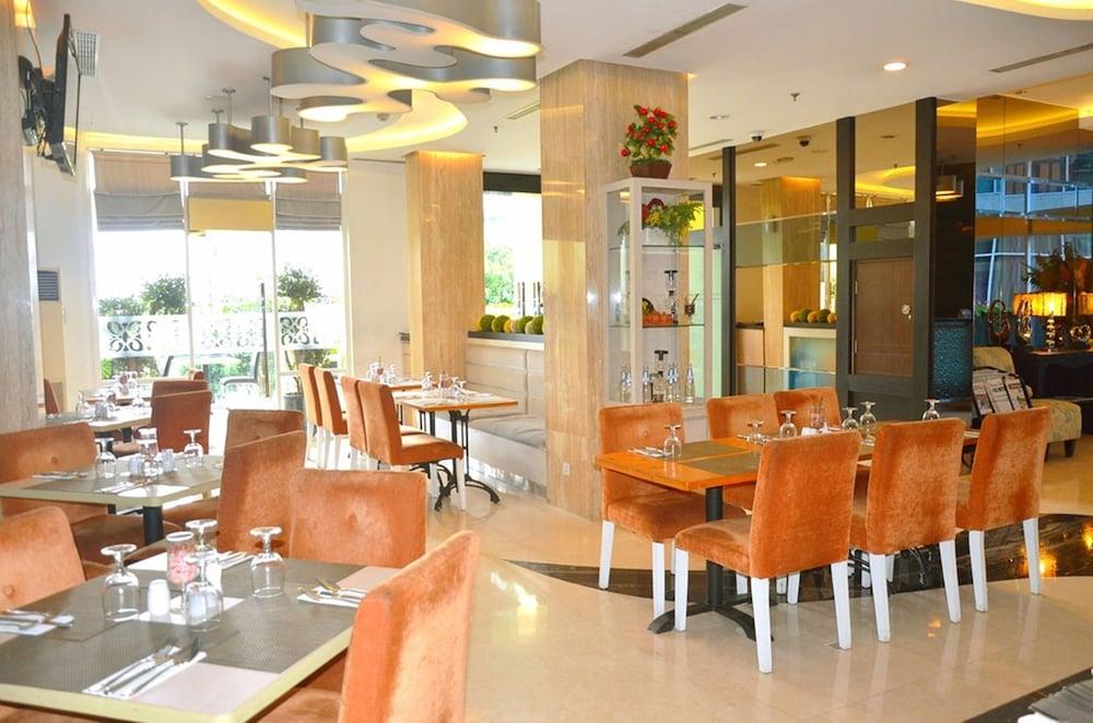 Gp Mega Kuningan Giacarta Esterno foto